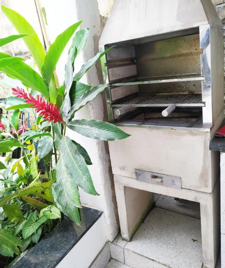 Apartamento Espacoso Localizado No Centro De Angra Dos Reis Kültér fotó